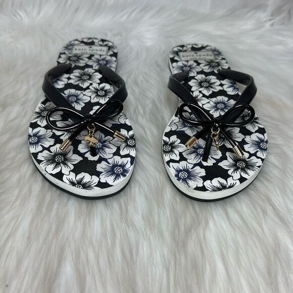 Kate Spade Nova NWOT Black/White Floral Footpad Flip Flops Sz 7 - Picture 2 of 6